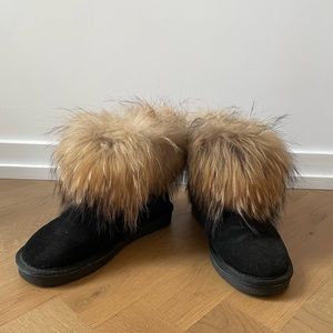 Unique Ugg style fluffy boots